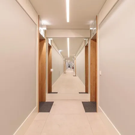 Апартаменты Sol Terraces Mirear - Modern With Gym And Garage *